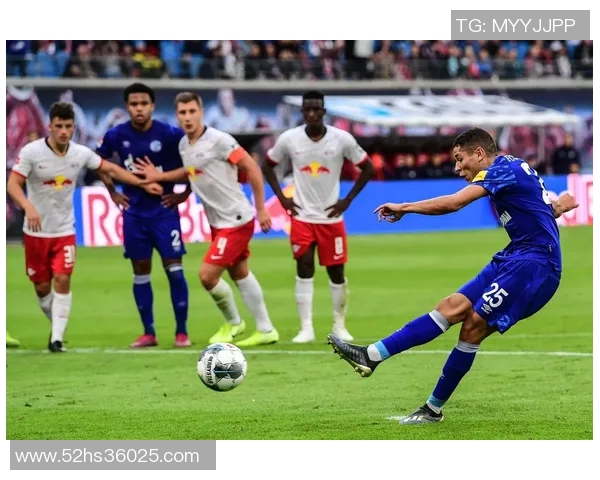 沙尔克04队德甲连败，球迷担忧战绩不佳势头难挽